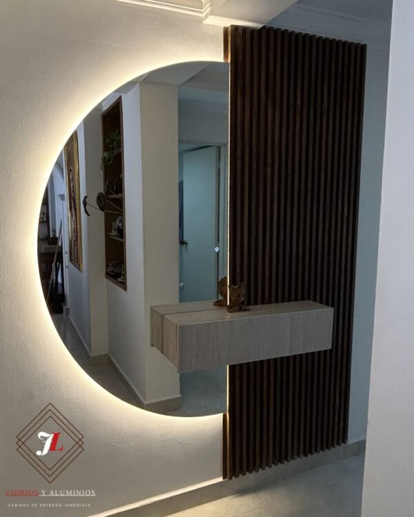 Elegante Recibidor con Listones PVC y Espejo LED